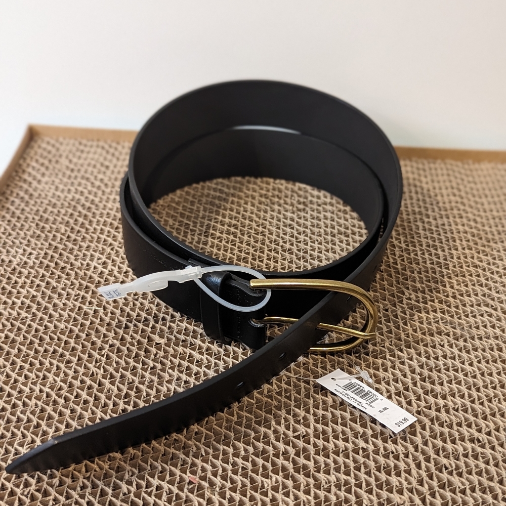 Black faux leather belt